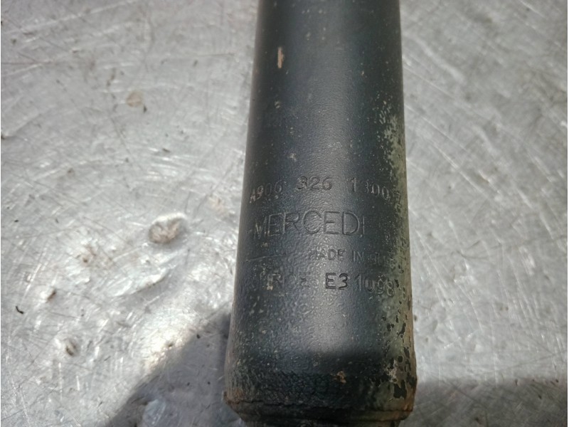 Recambio de amortiguador trasero derecho para volkswagen crafter caja cerrada referencia OEM IAM A9063261300  