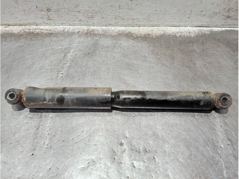 Recambio de amortiguador trasero izquierdo para volkswagen crafter caja cerrada referencia OEM IAM A9063261300  