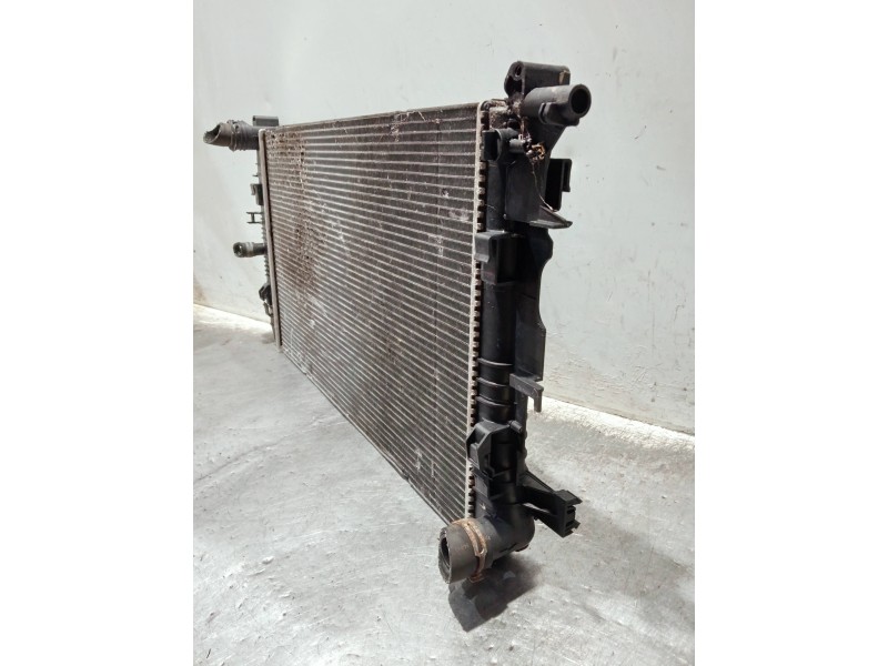 Recambio de radiador agua para volkswagen crafter caja cerrada referencia OEM IAM 9065000102 2E0121253A 988151J