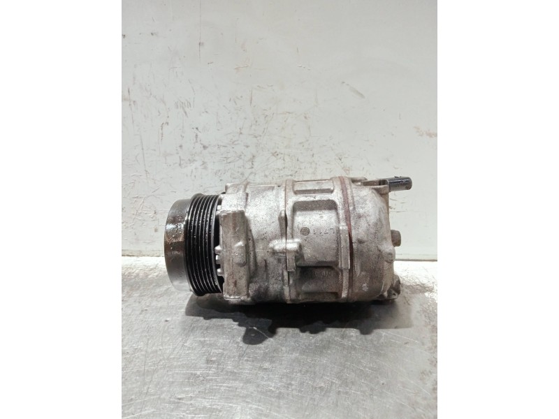 Recambio de compresor aire acondicionado para volkswagen crafter caja cerrada referencia OEM IAM 43710069603D DCP32045 