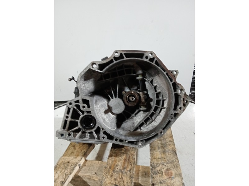 Recambio de caja cambios para opel corsa b referencia OEM IAM C873W374  5V