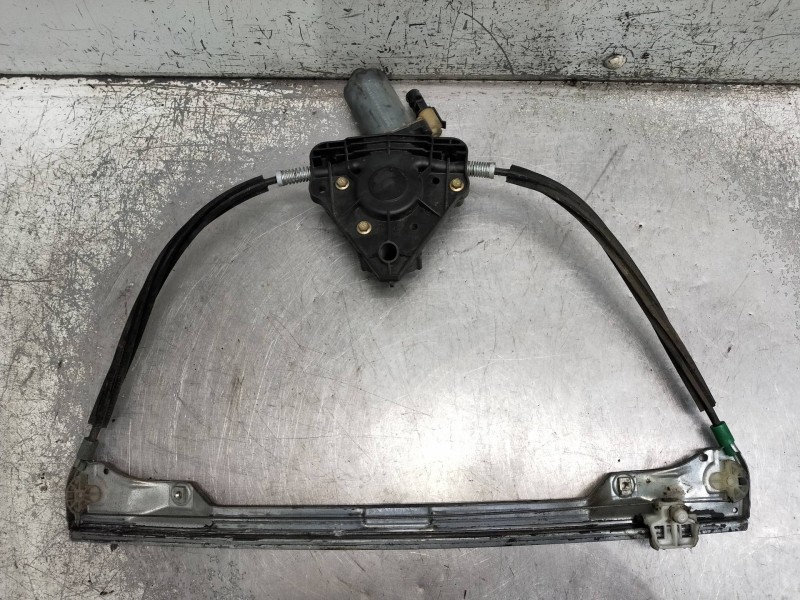 Recambio de elevalunas delantero izquierdo para renault clio ii fase i (b/cbo) referencia OEM IAM 130821690  5P