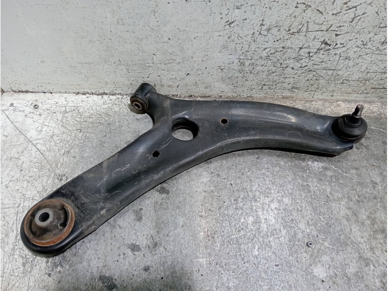 Recambio de brazo suspension inferior delantero izquierdo para hyundai ix20 referencia OEM IAM 545001P000  