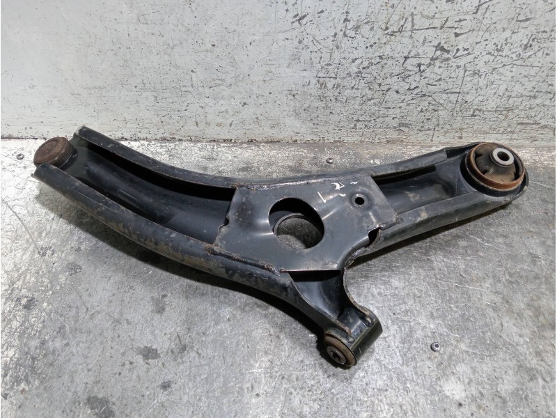 Recambio de brazo suspension inferior delantero derecho para hyundai ix20 referencia OEM IAM 545011P000  