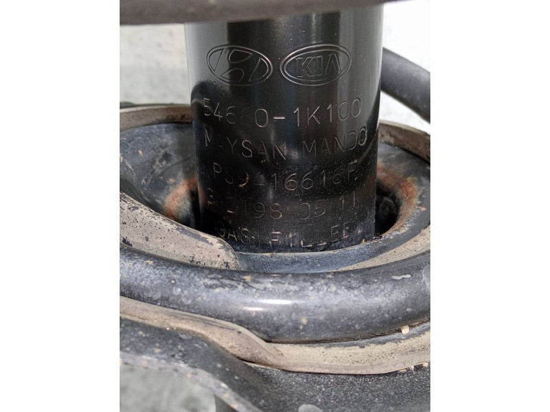 Recambio de amortiguador delantero izquierdo para hyundai ix20 referencia OEM IAM 546501K100  