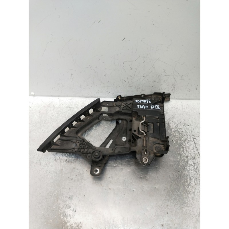 Recambio de soporte faro derecho para porsche cayenne (typ 92aa) diesel referencia OEM IAM 7P5821260  