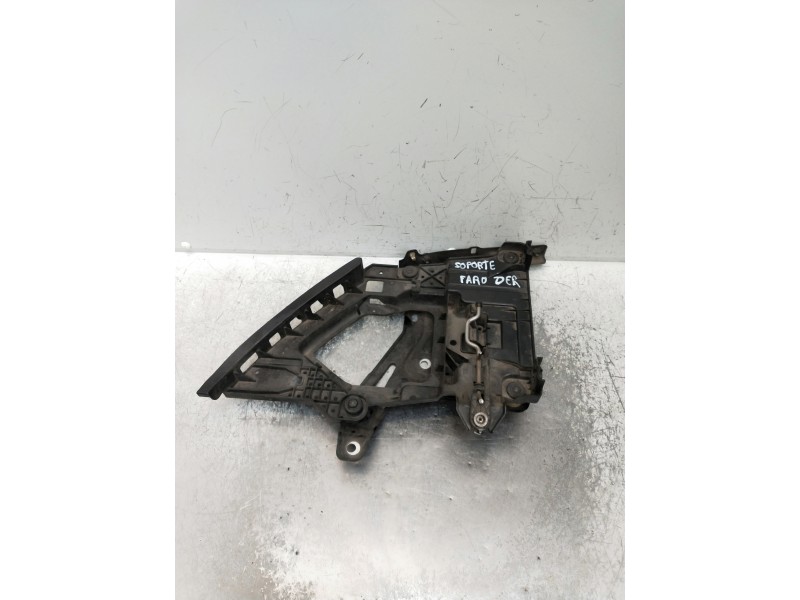 Recambio de soporte faro derecho para porsche cayenne (typ 92aa) diesel referencia OEM IAM 7P5821260  