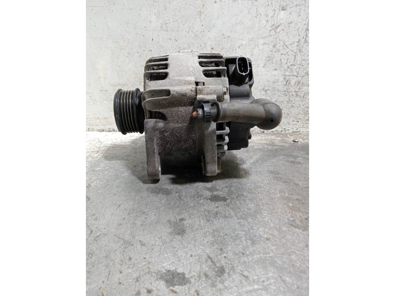 Recambio de alternador para hyundai ix20 referencia OEM IAM 373002A650 TG12C118 2612217B