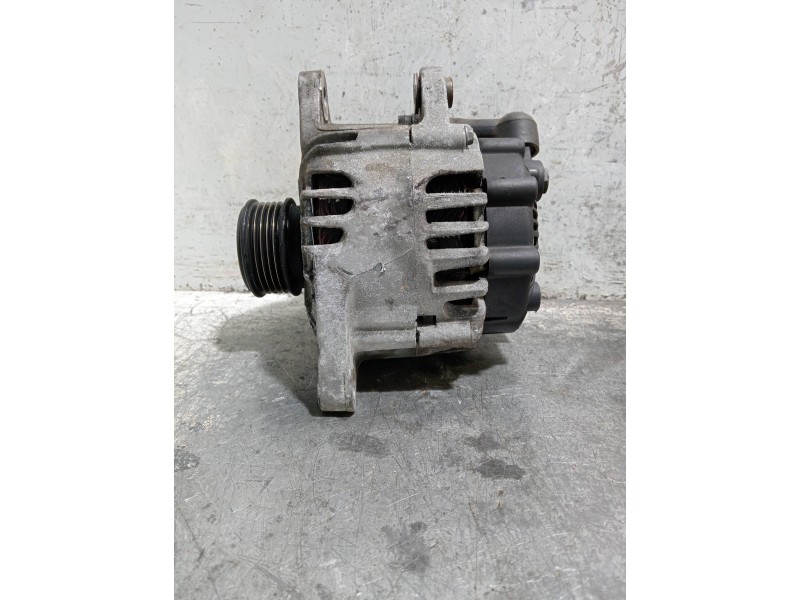 Recambio de alternador para hyundai ix20 referencia OEM IAM 373002A650 TG12C118 2612217B