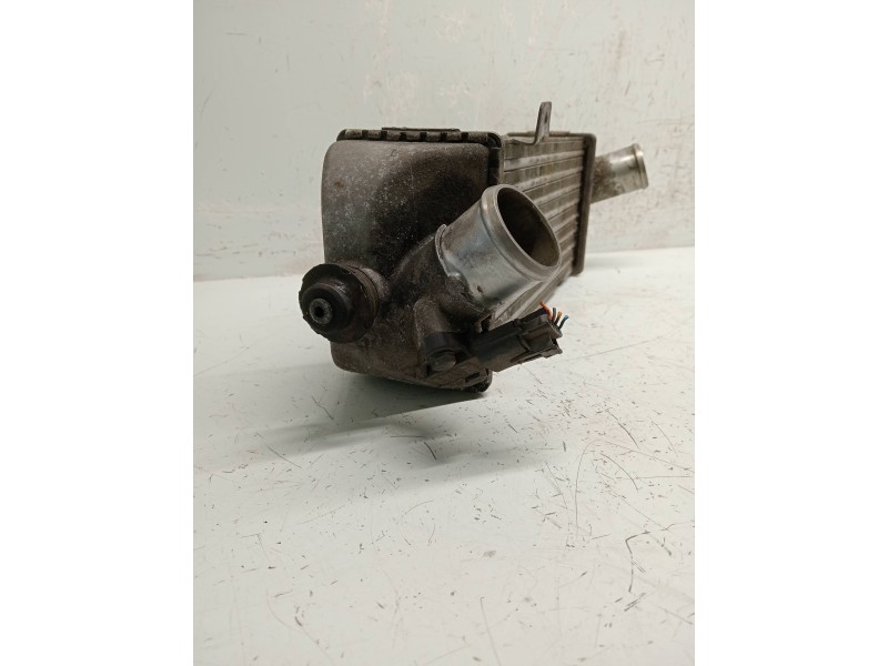 Recambio de intercooler para hyundai ix20 referencia OEM IAM 282712A700  