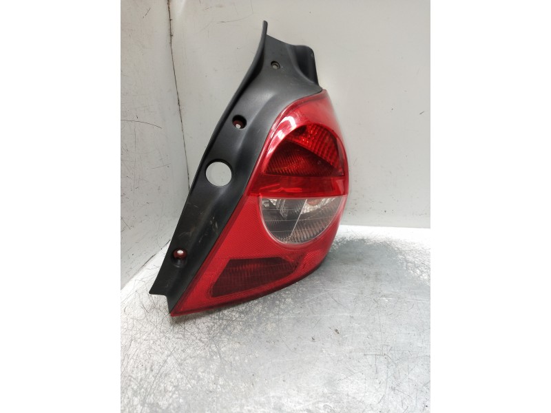 Recambio de piloto trasero derecho para renault clio iii referencia OEM IAM 89035080  