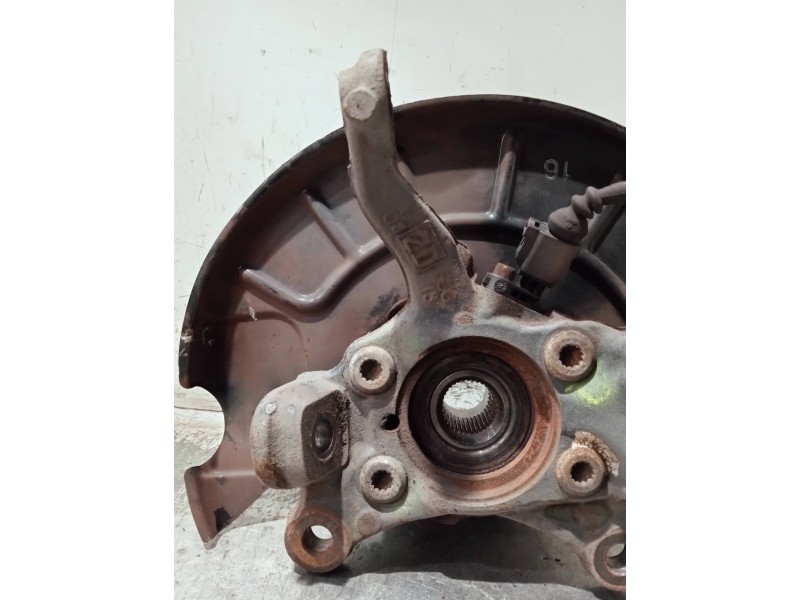 Recambio de mangueta delantera izquierda para volkswagen caddy ka/kb (2k) referencia OEM IAM 1K0615311F  