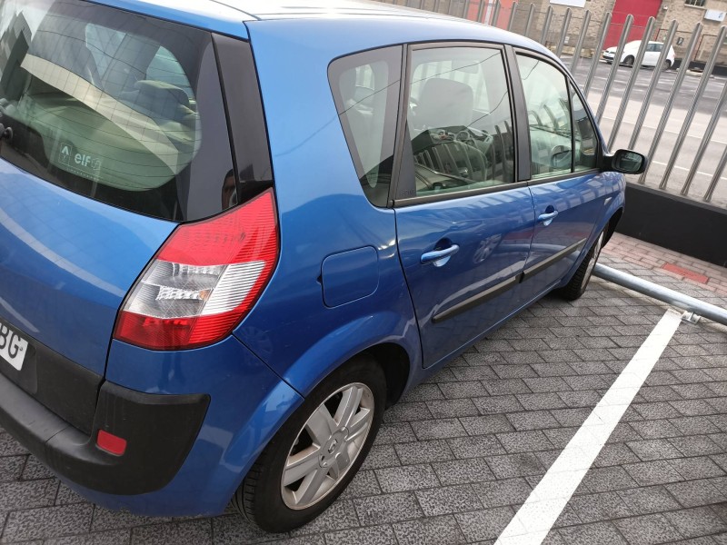 renault scenic ii del año 2006