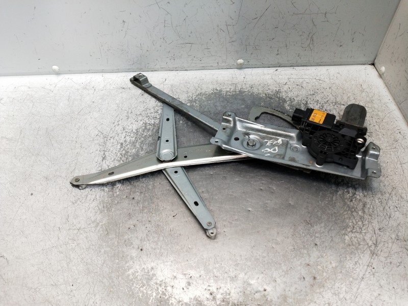 Recambio de elevalunas delantero derecho para opel vectra b berlina referencia OEM IAM 90520228 0130821655 4P
