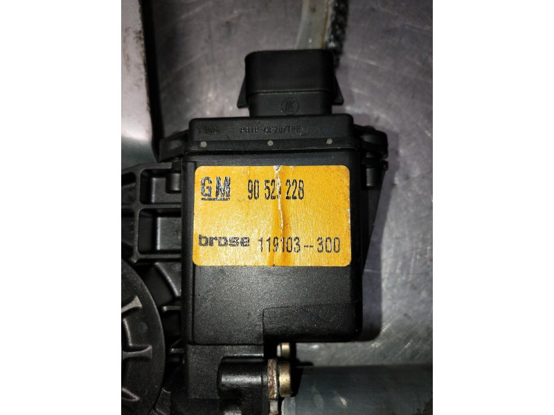 Recambio de elevalunas delantero derecho para opel vectra b berlina referencia OEM IAM 90520228 0130821655 4P