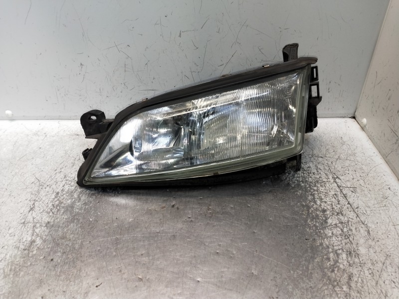 Recambio de faro izquierdo para opel vectra b berlina referencia OEM IAM 085787 88204968 