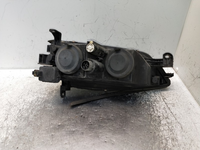 Recambio de faro izquierdo para opel vectra b berlina referencia OEM IAM 085787 88204968 