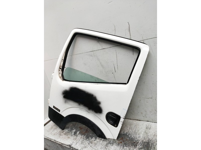 Recambio de puerta delantera izquierda para nissan cabstar 09.06 referencia OEM IAM   2P