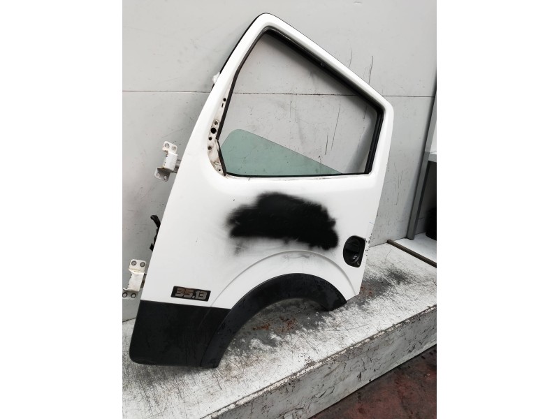 Recambio de puerta delantera izquierda para nissan cabstar 09.06 referencia OEM IAM   2P
