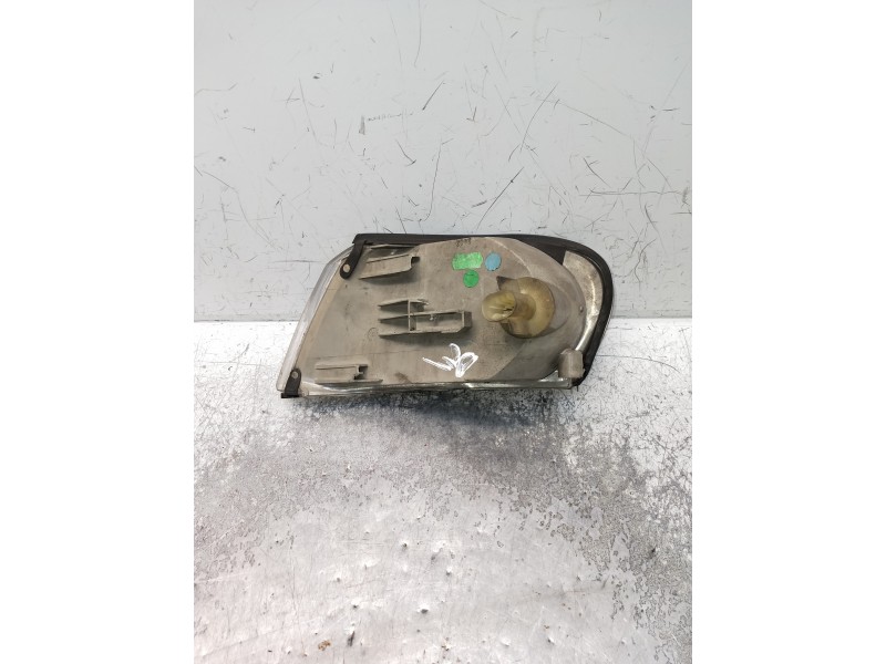 Recambio de piloto delantero derecho para opel vectra b berlina referencia OEM IAM 90464684  