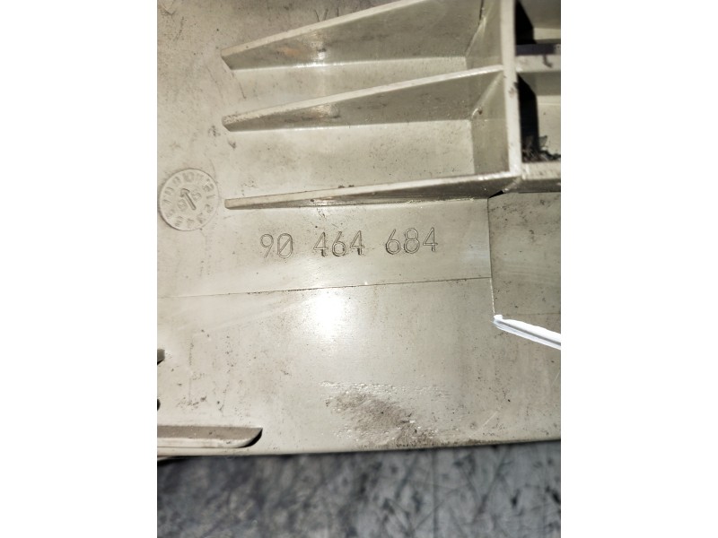 Recambio de piloto delantero derecho para opel vectra b berlina referencia OEM IAM 90464684  