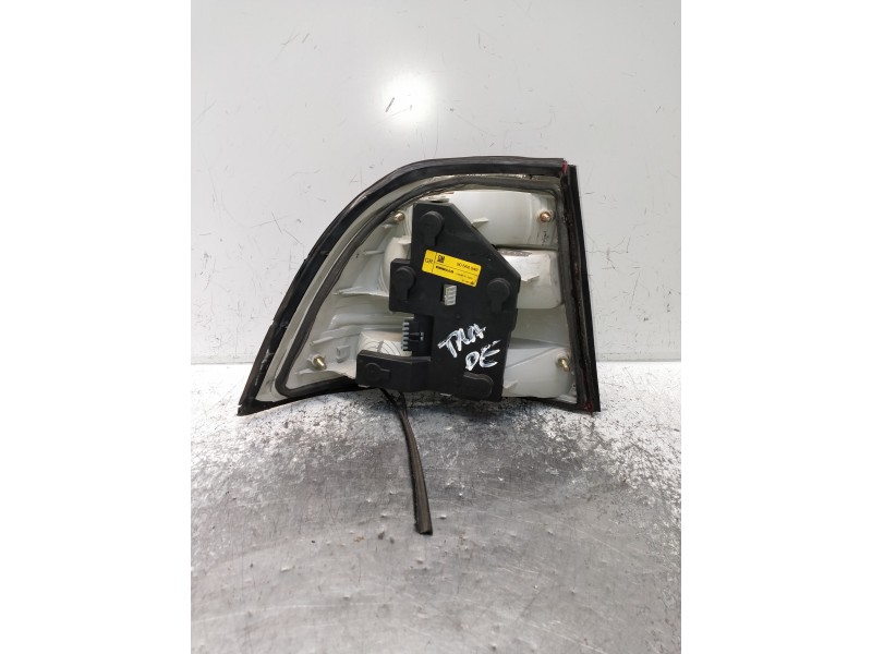 Recambio de piloto trasero derecho para opel vectra b berlina referencia OEM IAM 90568049  