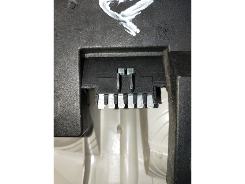 Recambio de piloto trasero derecho para opel vectra b berlina referencia OEM IAM 90568049  