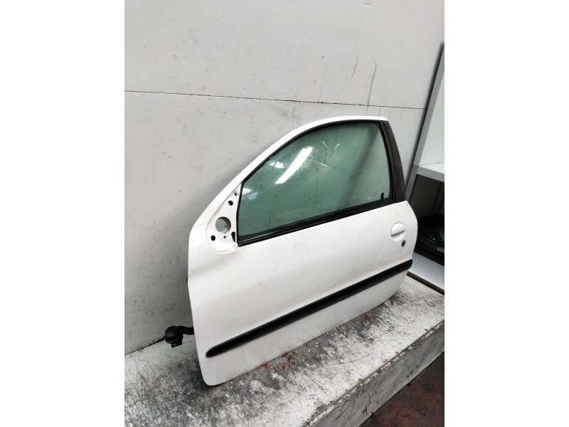 Recambio de puerta delantera izquierda para peugeot 206 berlina referencia OEM IAM   3P