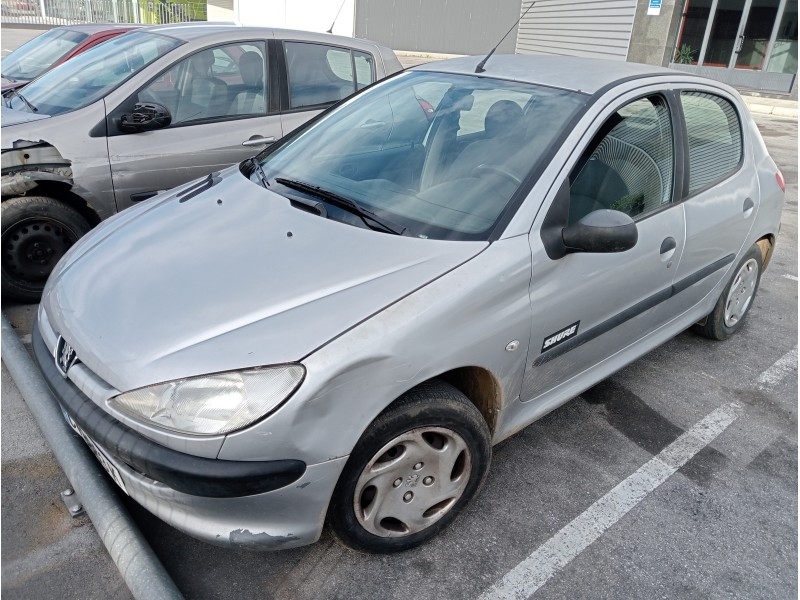 peugeot 206 berlina del año 2000