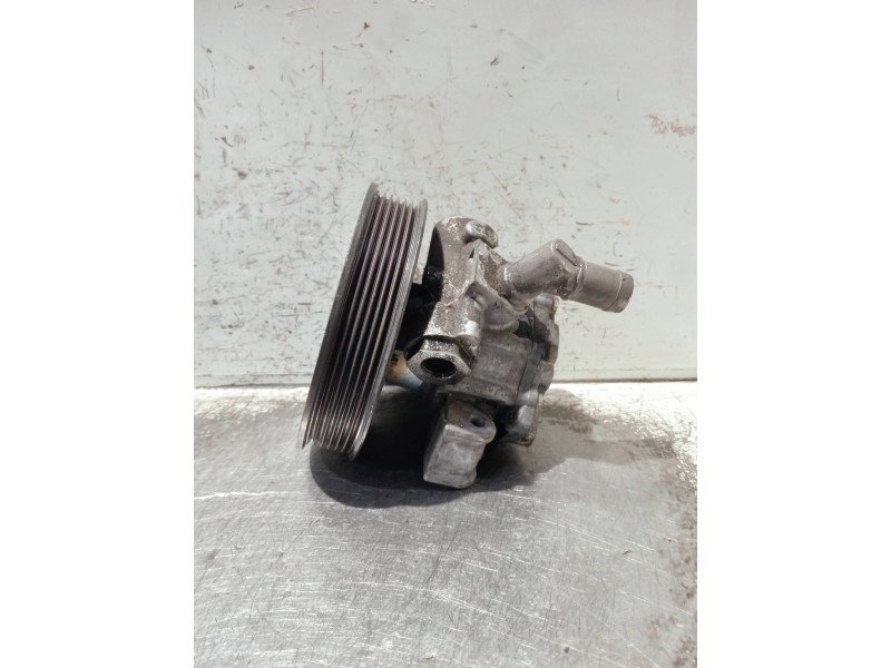 Recambio de bomba direccion para mercedes vito (w638) combi referencia OEM IAM A6042360010  