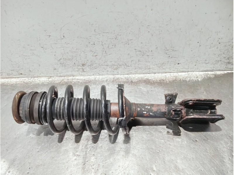 Recambio de amortiguador delantero derecho para mercedes vito (w638) combi referencia OEM IAM A6383200913  