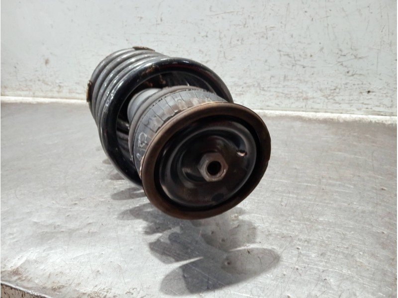Recambio de amortiguador delantero derecho para mercedes vito (w638) combi referencia OEM IAM A6383200913  