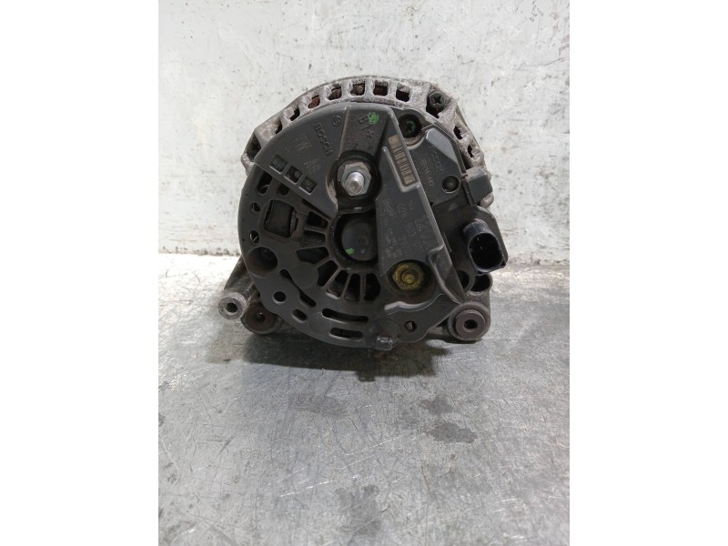 Recambio de alternador para volkswagen passat variant (3b6) referencia OEM IAM 0124515083 028903031 
