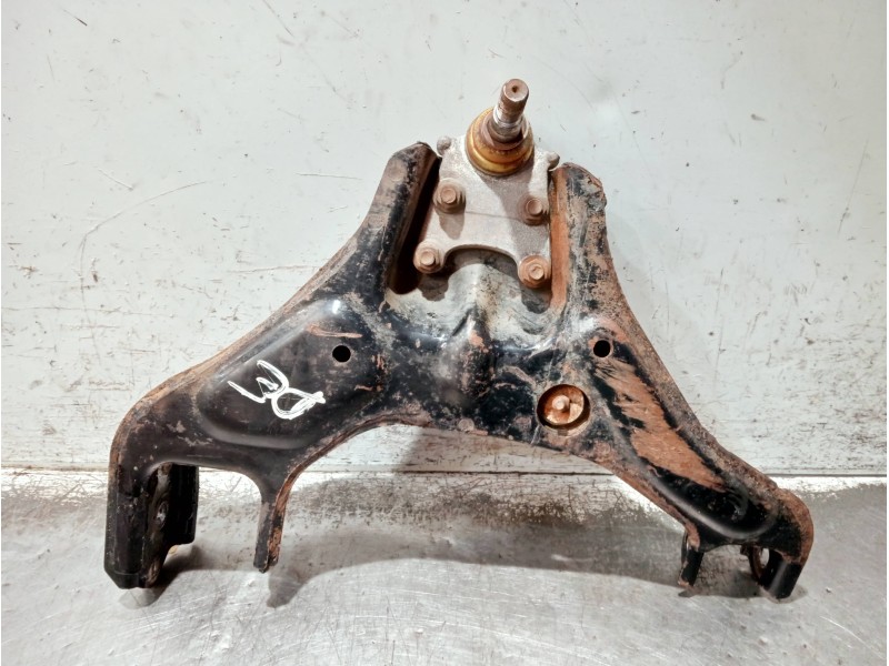 Recambio de brazo suspension inferior delantero derecho para isuzu trooper referencia OEM IAM   