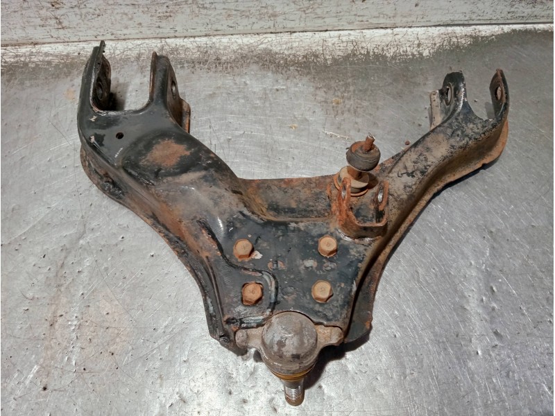 Recambio de brazo suspension inferior delantero derecho para isuzu trooper referencia OEM IAM   