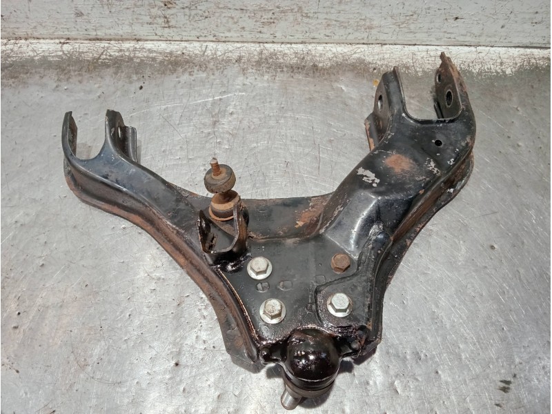 Recambio de brazo suspension inferior delantero izquierdo para isuzu trooper referencia OEM IAM   