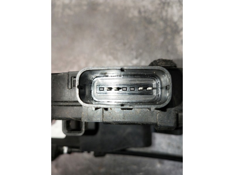 Recambio de motor cierre centralizado trasero izquierdo para hyundai ix20 referencia OEM IAM 814101K000  5P