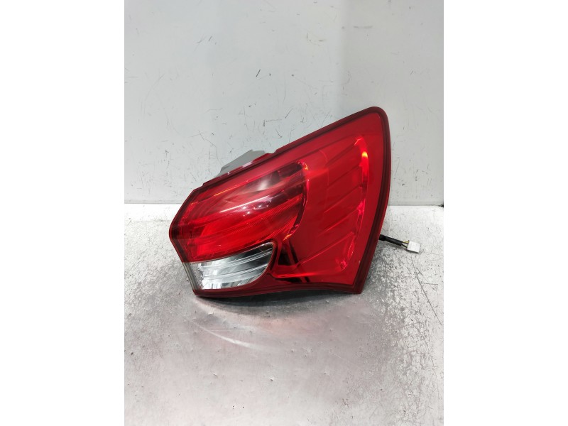 Recambio de piloto trasero derecho para hyundai ix20 referencia OEM IAM 924021K0  