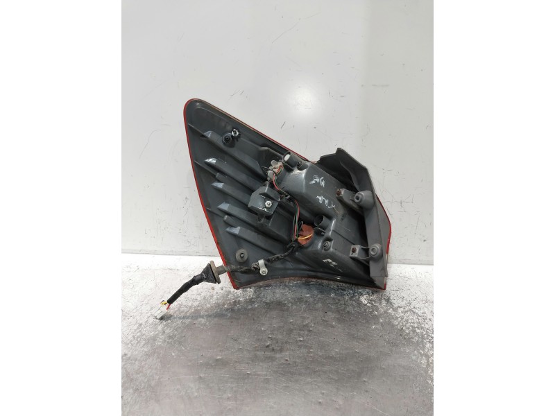 Recambio de piloto trasero derecho para hyundai ix20 referencia OEM IAM 924021K0  