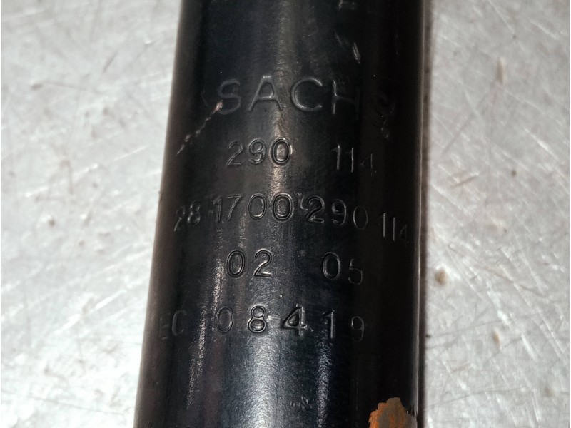 Recambio de amortiguador delantero derecho para isuzu trooper referencia OEM IAM 281700290114  