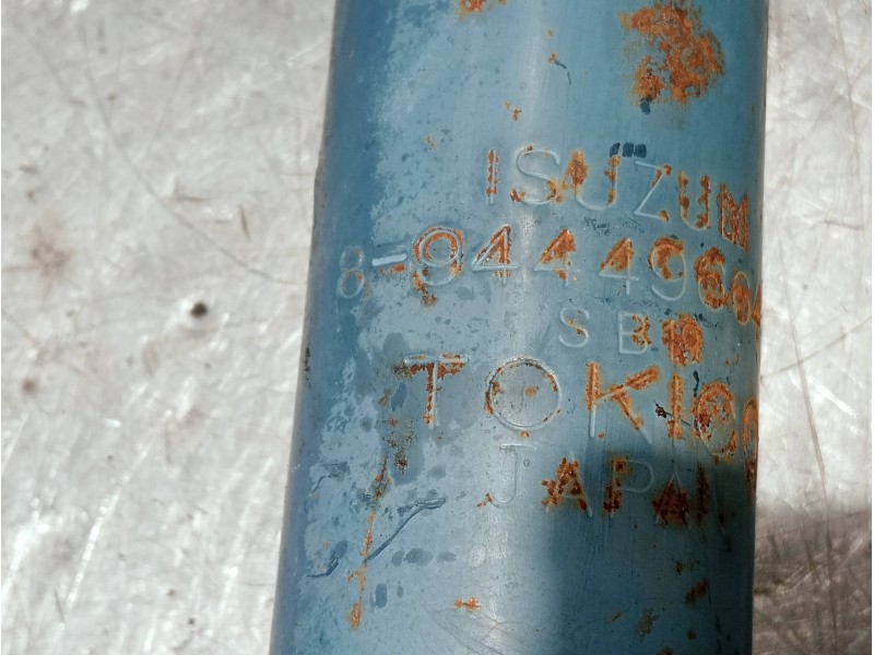 Recambio de amortiguador trasero derecho para isuzu trooper referencia OEM IAM 8944496641  