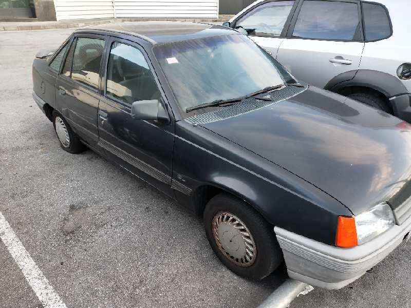 opel kadett e del año 1990