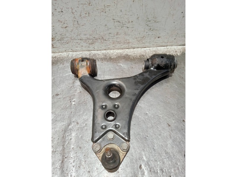 Recambio de brazo suspension inferior delantero derecho para mercedes clase b (w245) referencia OEM IAM A1693300407  