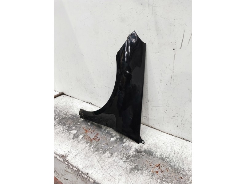 Recambio de aleta delantera izquierda para mercedes clase b (w245) referencia OEM IAM   