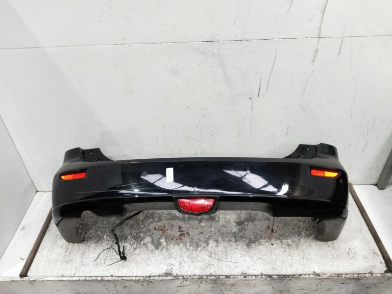 Recambio de paragolpes trasero para mazda 5 berl. (cr) referencia OEM IAM  OJO VER FOTOS TIENE DESPERFECTOS Y LLEVA SENSORES NO 