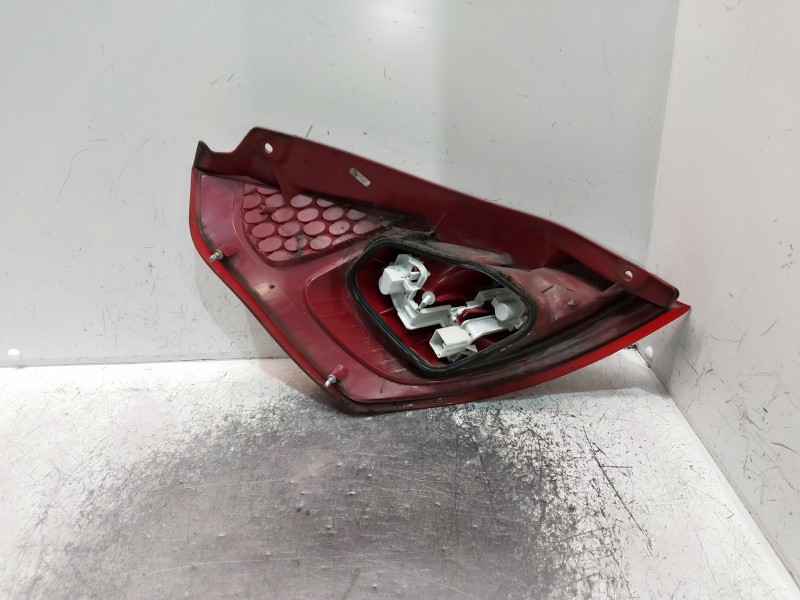 Recambio de piloto trasero derecho para ford fiesta (cb1) referencia OEM IAM 8A6113404A  