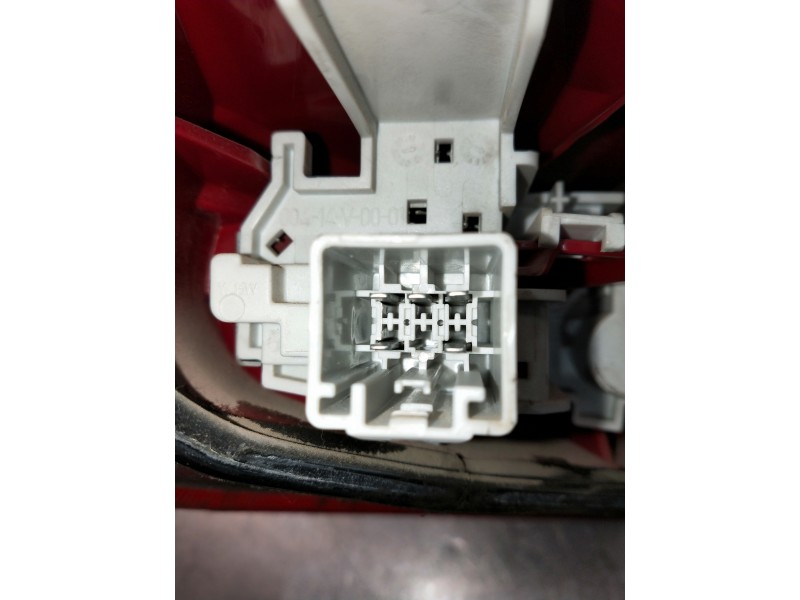 Recambio de piloto trasero derecho para ford fiesta (cb1) referencia OEM IAM 8A6113404A  