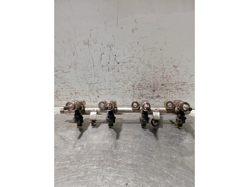 Recambio de rampa inyectora para kia sportage referencia OEM IAM 353502B110 9062040002 