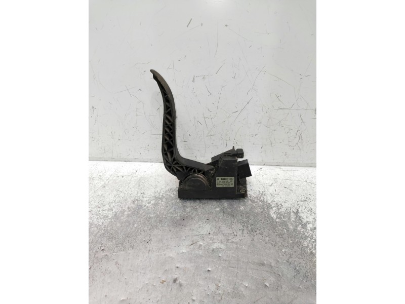 Recambio de potenciometro pedal para mercedes vito (w638) combi referencia OEM IAM 0281002335 A9013000404 