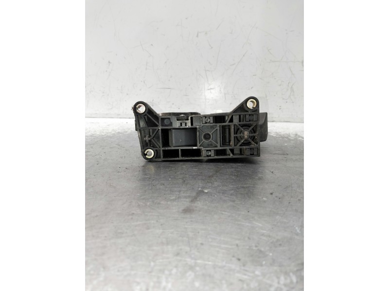 Recambio de potenciometro pedal para mercedes vito (w638) combi referencia OEM IAM 0281002335 A9013000404 